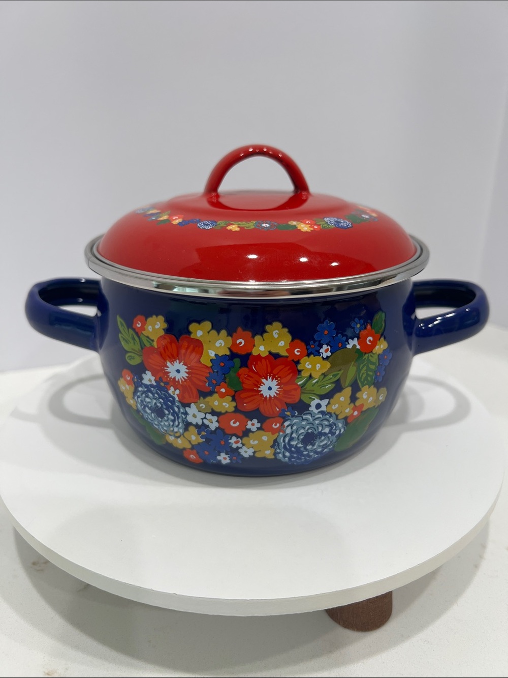 The Pioneer Woman Dazzling Dahlias 1 Qt Mini Enamel Dutch Oven Floral - Picture 2 of 7